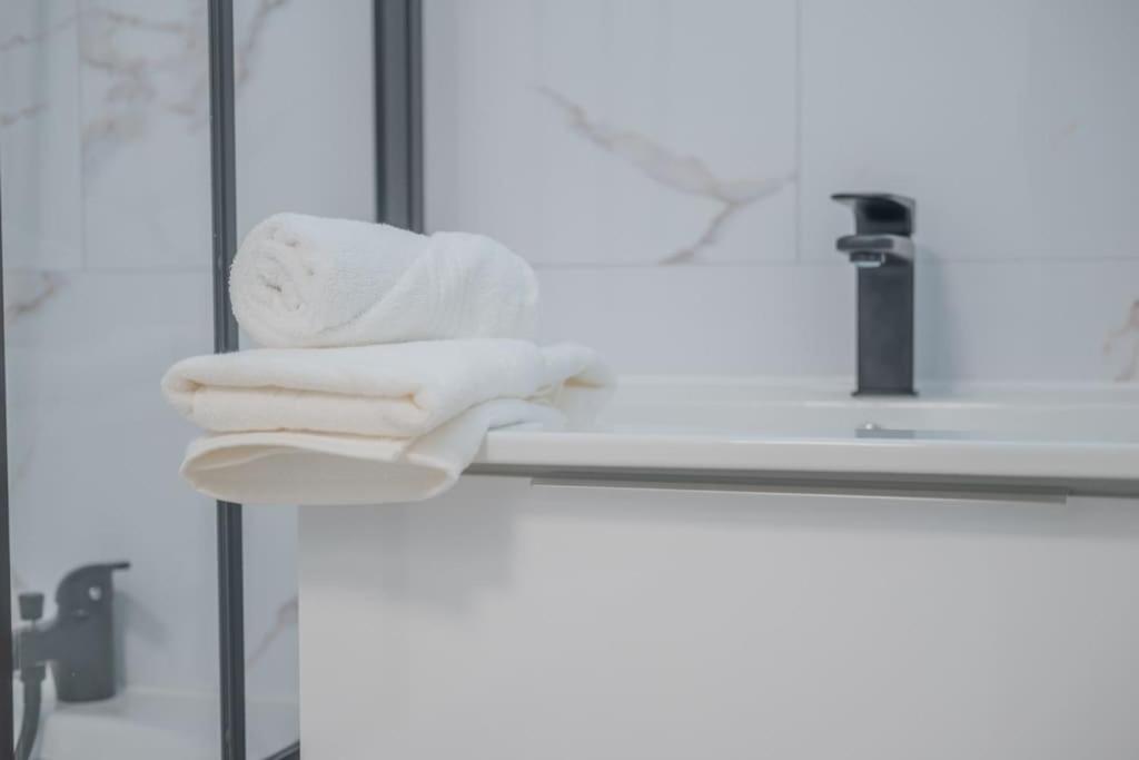 L'Ange Au Sourire Apartment Реймс Екстериор снимка